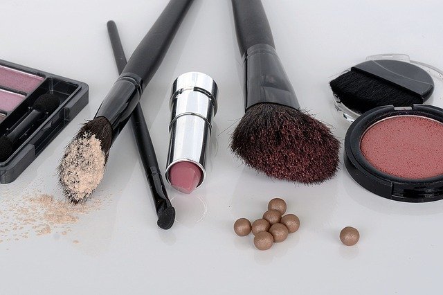 dámské makeup.jpg